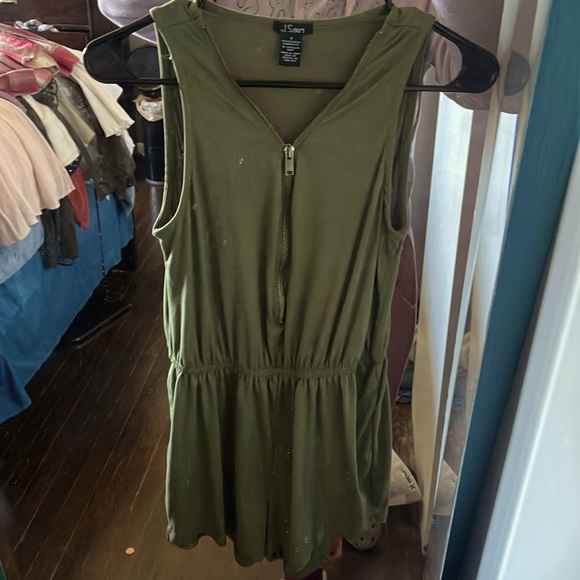 Romper - Picture 1 of 1